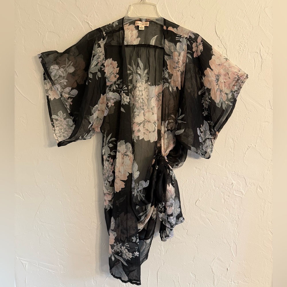 Band of Gypsies Gray and Pink Floral Kimono